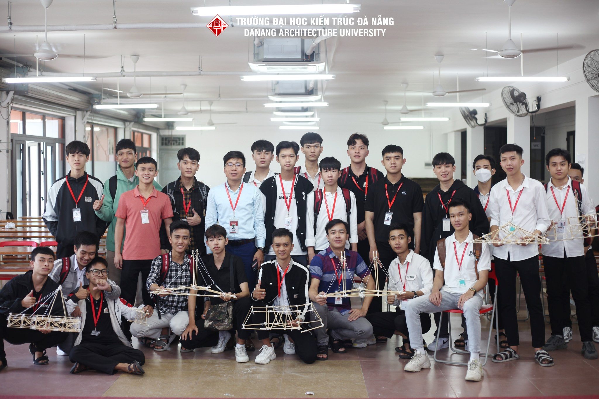 Nhiều ý tưởng độc đáo trong bài thi kết thúc học phần “Tư duy phản biện và sáng tạo” của sinh viên khoa Xây dựng 